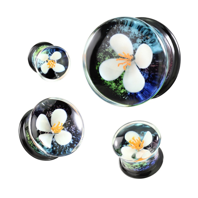 White Flower Glass Plugs (0 gauge – 5/8 inch) 0 g