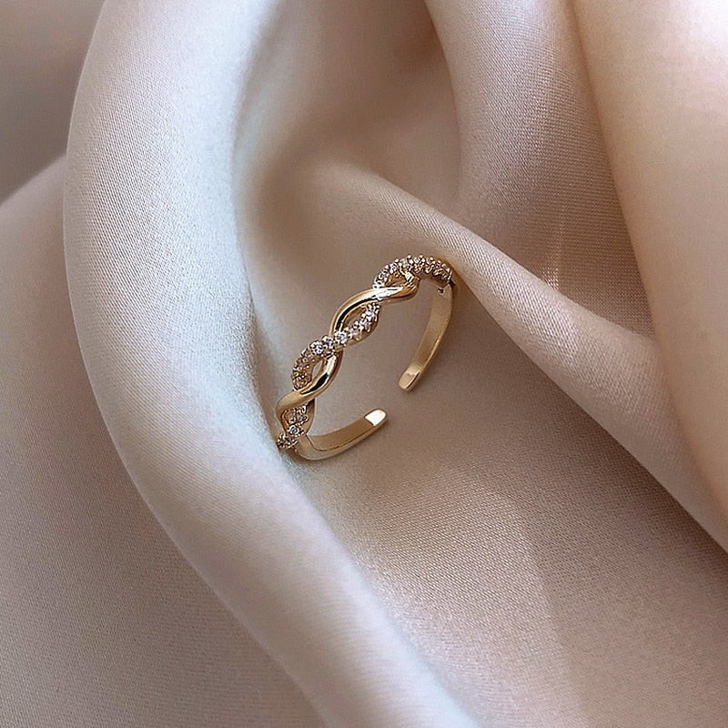 Lulu Dainty Twist Adjustable Ring in Rose Gold