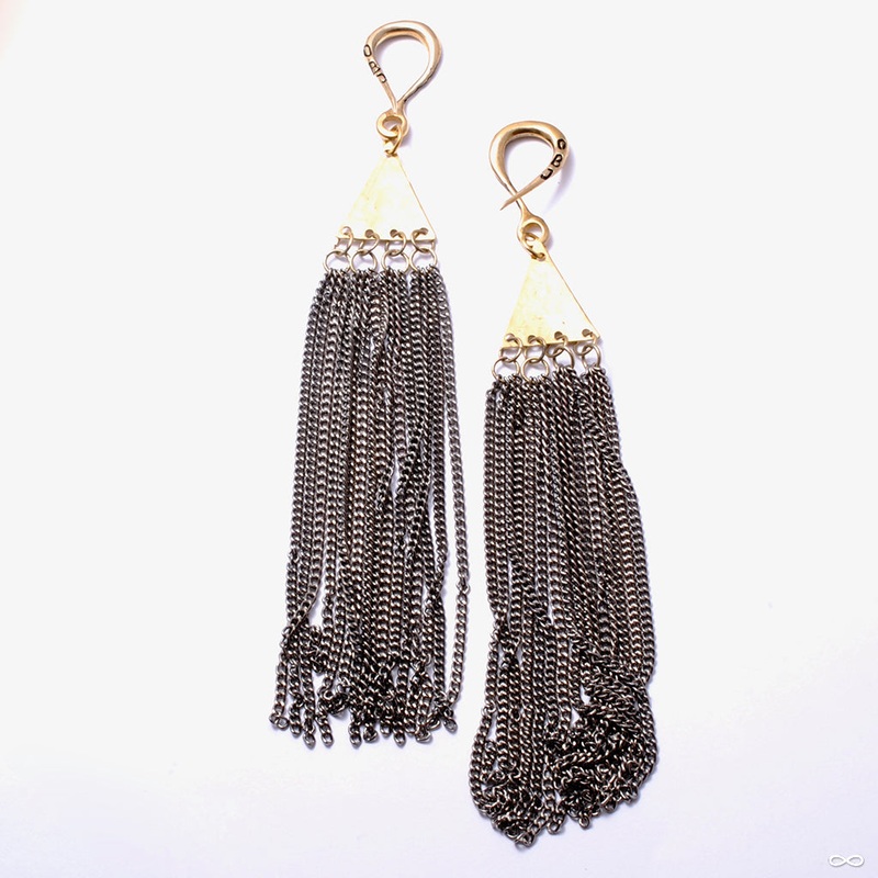 Crossovers with Hanging Chains from Oracle