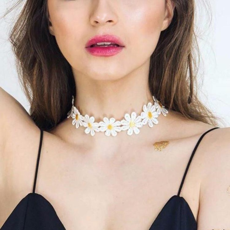 Joan Embroidered Daisy Choker Necklace