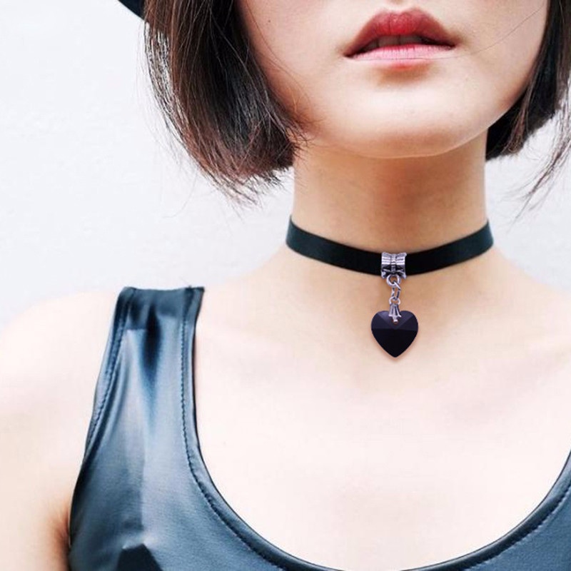 Cynthia Crystal Heart Choker Black