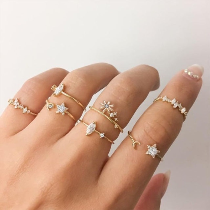 Gamma Cute Moon Star Flower Stackable Midi 7 Pieces Gold Rings Set