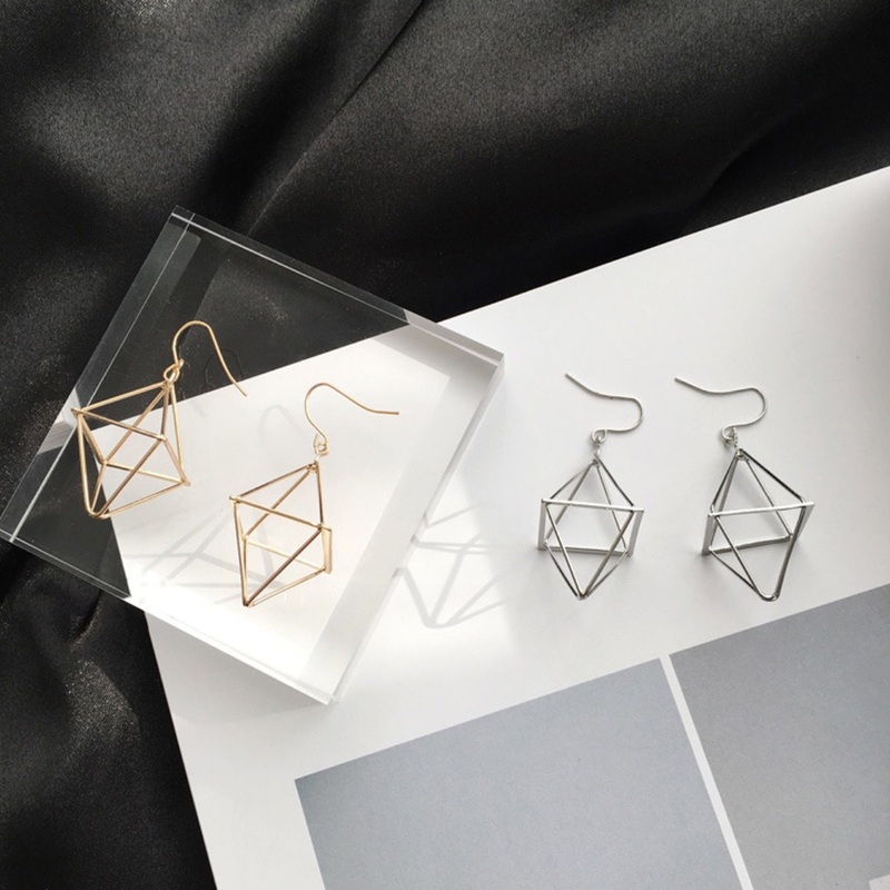 Yasmin Wire Geometric Shape Prism Triangle Diamond Pyramid Dangle Earrings Black