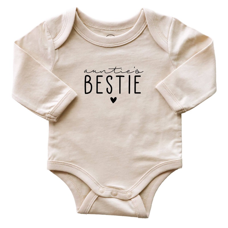 Auntie’s Bestie Long Sleeve Graphic Bodysuit | Natural
