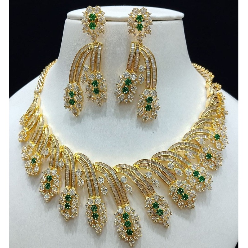 Zircon Necklace By  Colour Green, Plating Gold CSNA4442