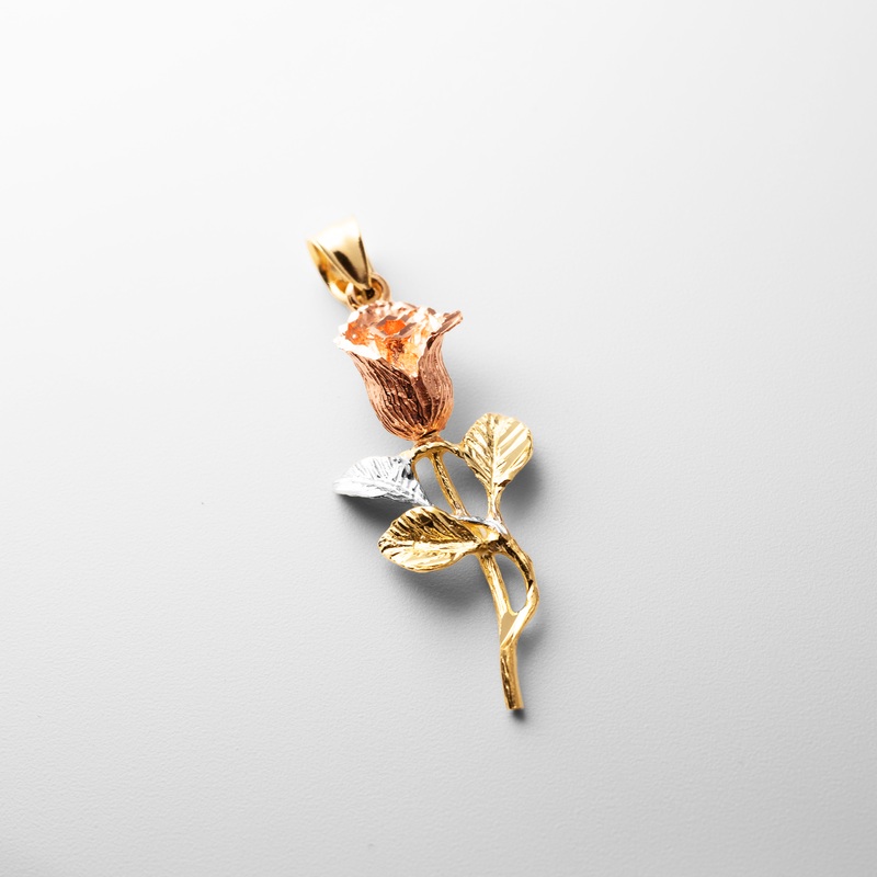Gold Large Rose Flower Pendant – Model 1959