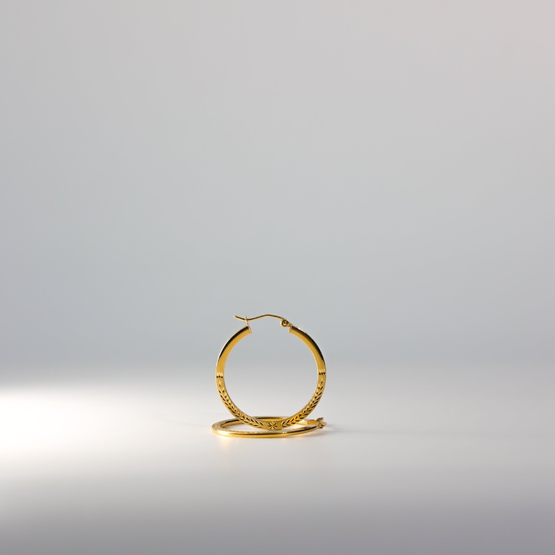 Gold Diamond-Cut Hoop Earrings 25 MM Width – Model 28