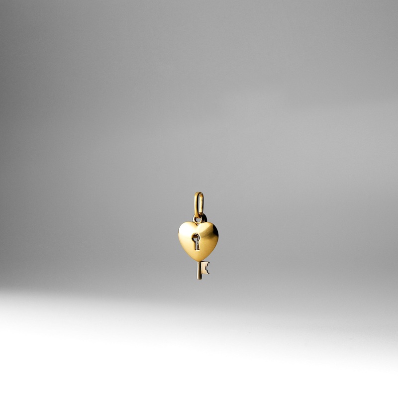 Gold Heart Key Pendant – Model 451
