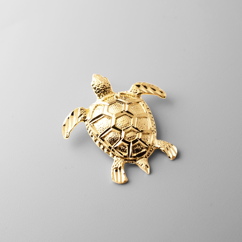 Gold Large Sea Turtle Pendant – Model 1683