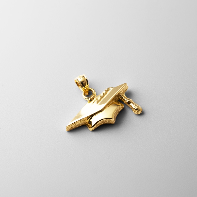 Gold Graduation Hat Pendant – Model 1801