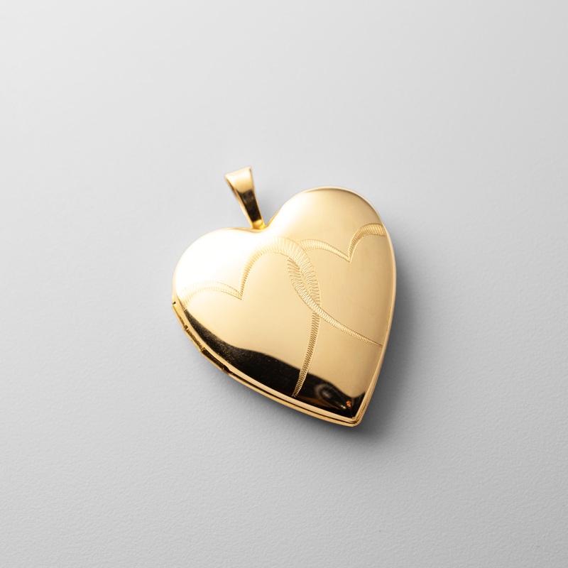 Gold Hearts Engraved Heart Locket Pendant – Model PT0621