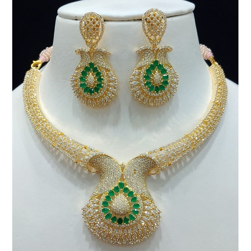 Zircon Necklace By  Colour Green, Plating Gold CSNA4446
