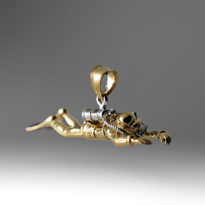 Gold 3D Male Scuba Diver Pendant