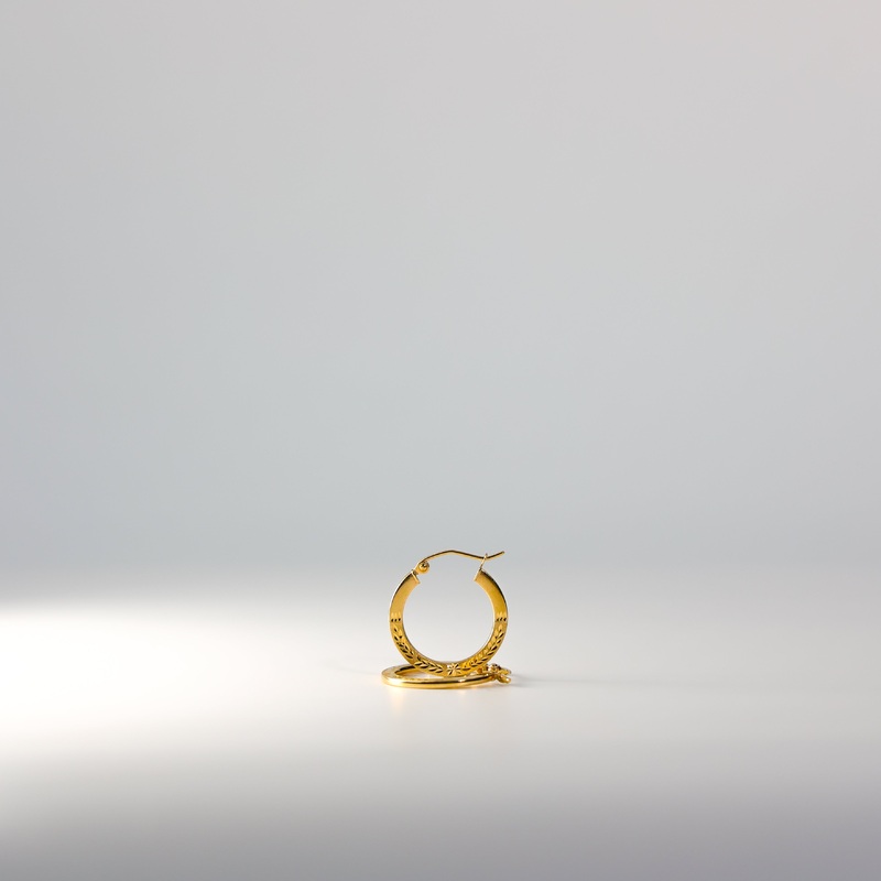 Gold Diamond-Cut Hoop Earrings 15MM Width – Model 30