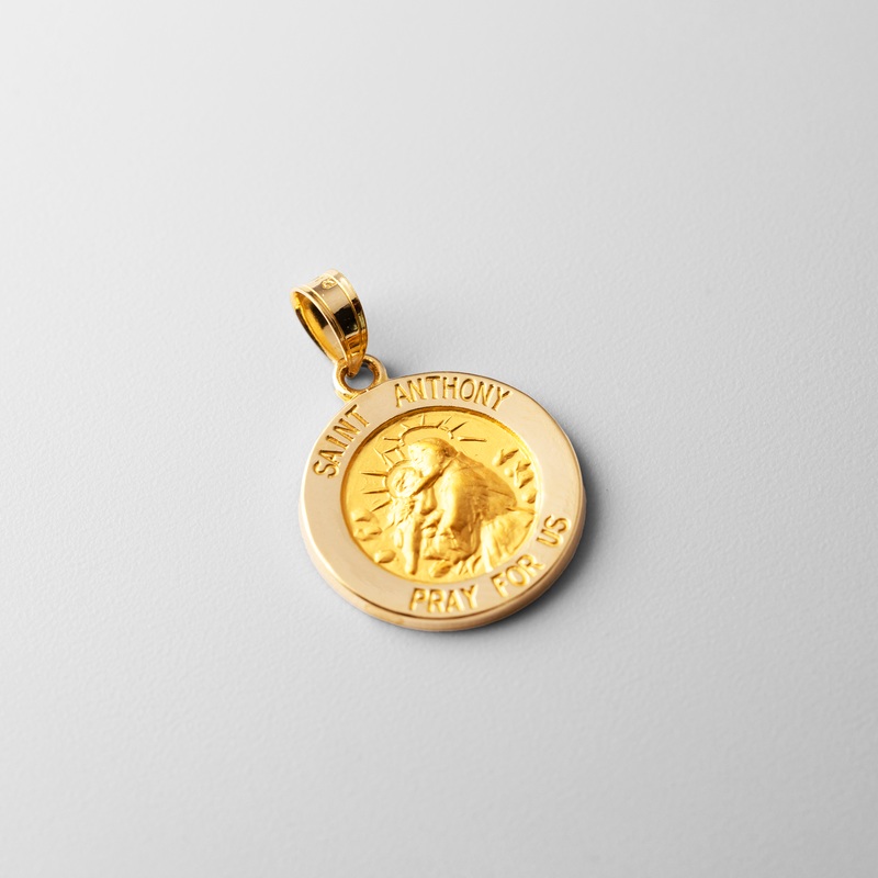 Gold Religious St. Anthony Pendant – Model 1243