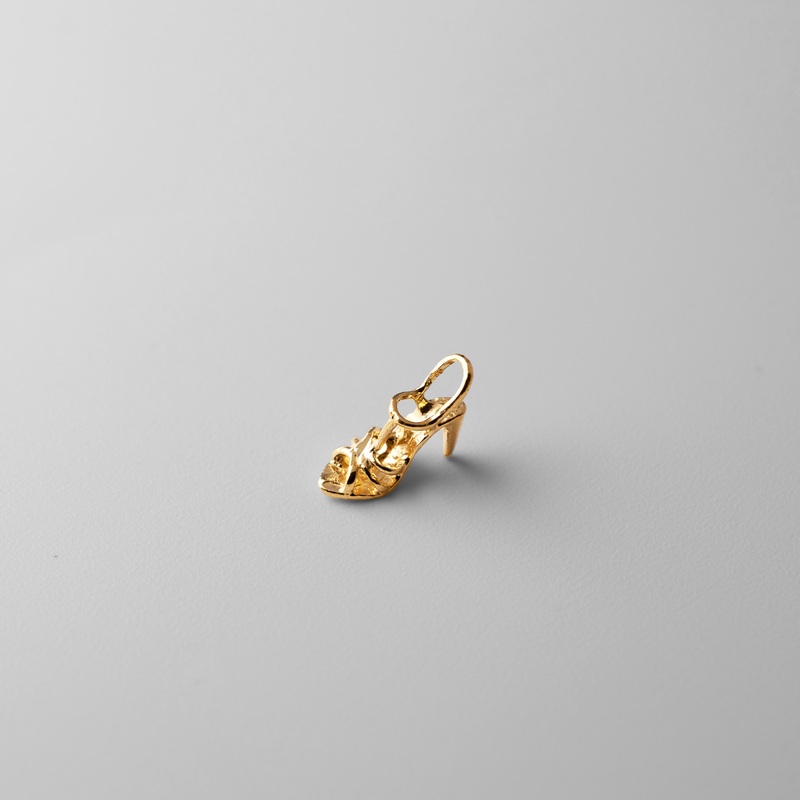 Gold Tiny High Heels Pendant – Model 1703