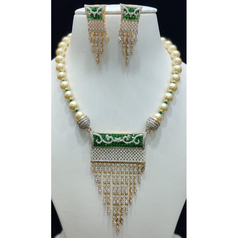 Zircon Necklace By  Colour Green, Plating Gold CSNA4447