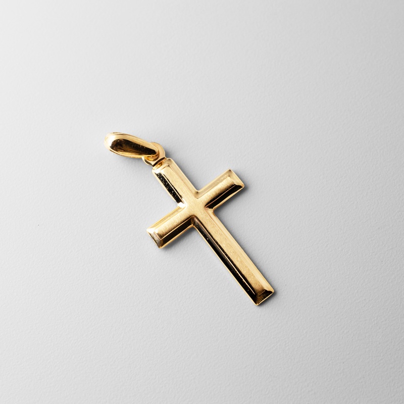 Classic Gold Cross Religious Pendant – Model 0126