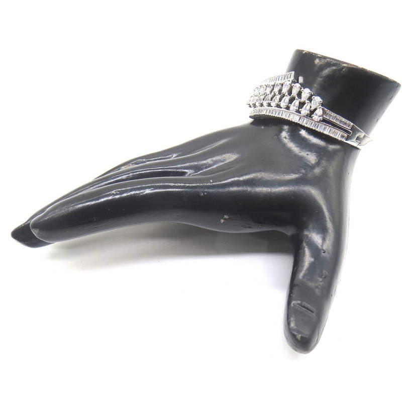 Jewelshingar Jewellery clear Bracelet For Women ( 54547BCD )