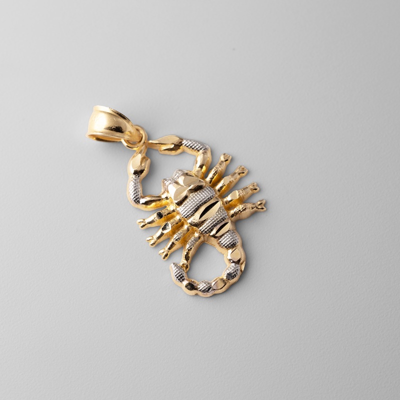 Gold Scorpion Pendant – Model 1588