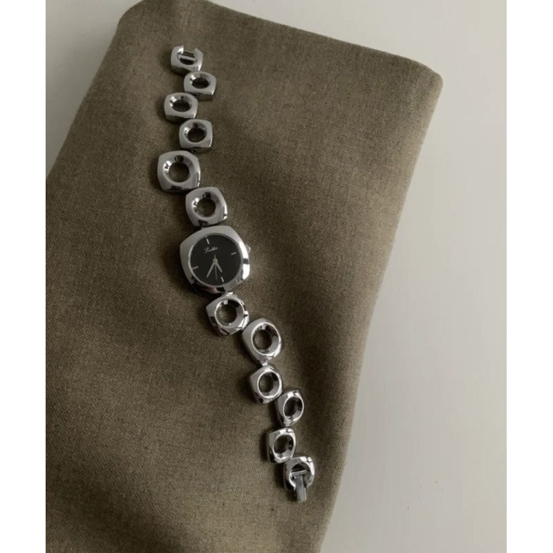 Boutique Silk Overgild Asymmetrical Hollow Out Watches