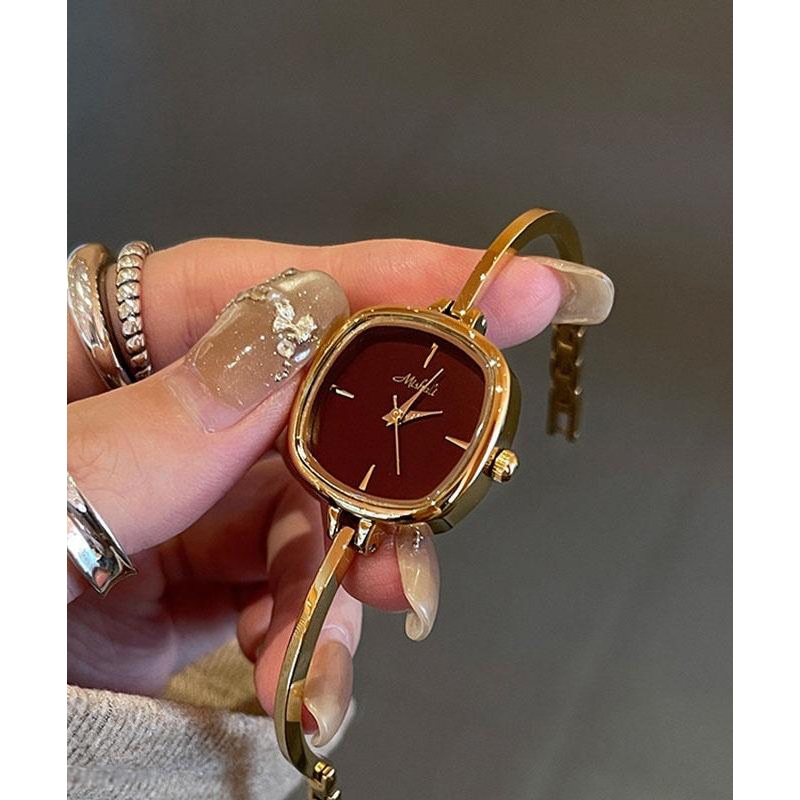 Style Red Alloy Quartz Movement Chain Watches