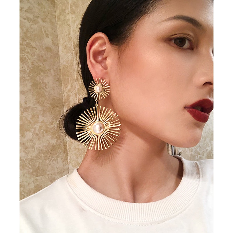 Oversize Gold Metal Pearl Geometric Circle Drop Earrings