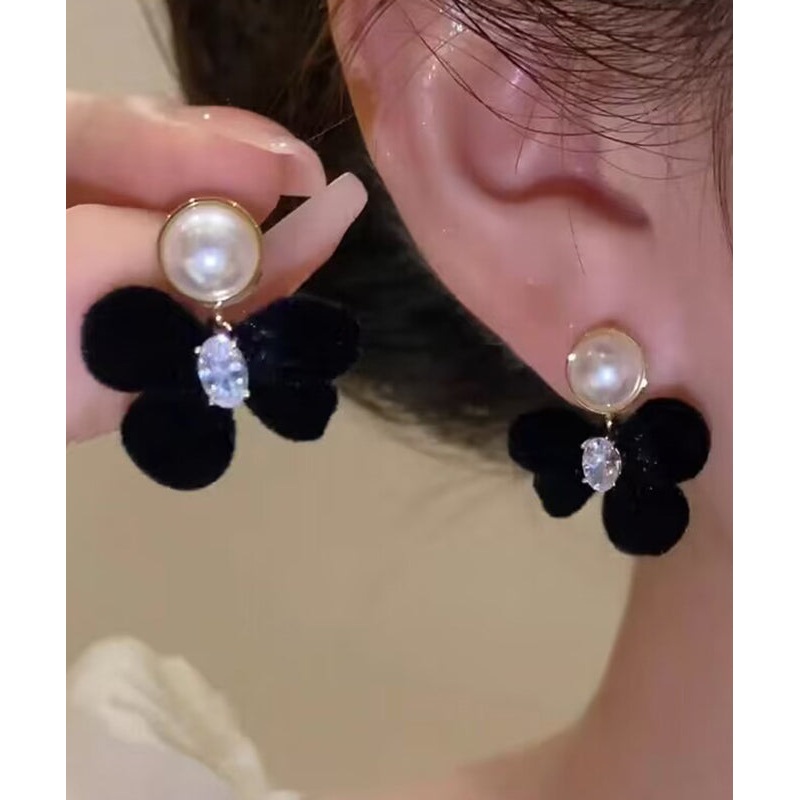 Classy Black Alloy Inlaid Crystal Pearl Bow Pile Coating Stud Earrings