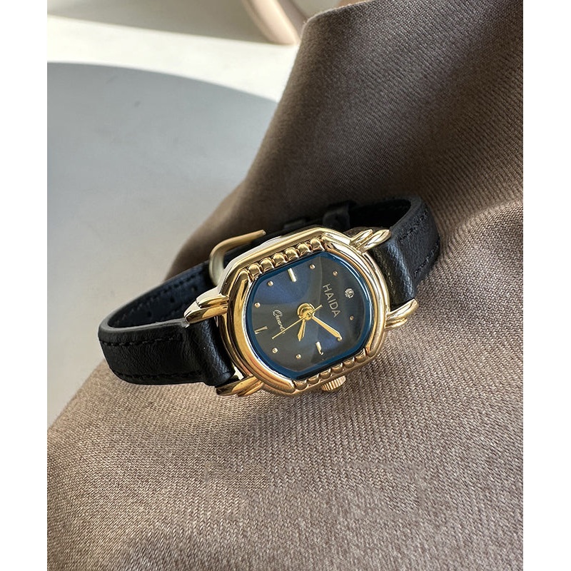 Simple Black Leather Metal Quartz Movement Hardlex Crystal Watches