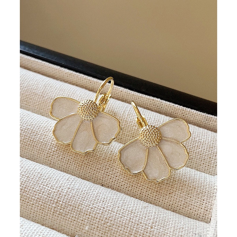 Art Gold Copper Alloy Petal Drop Earrings