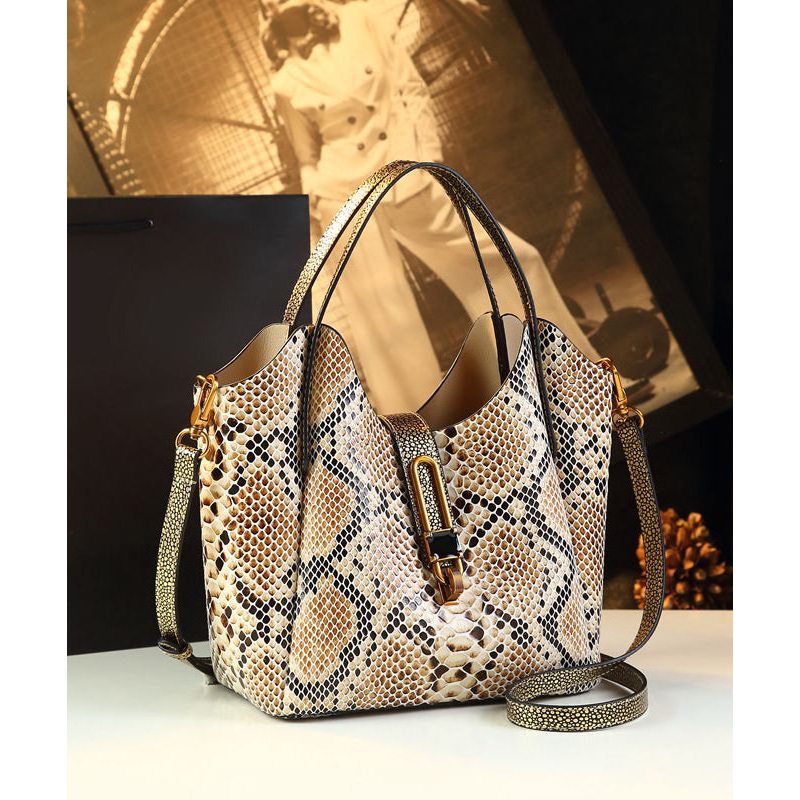 Boutique Serpentine Large Capacity Versatile Messenger Bag