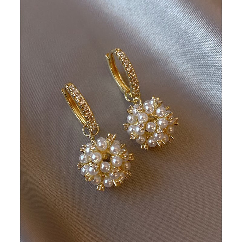 Stylish Gold Copper Alloy Zircon Crystal Pearl Drop Earrings